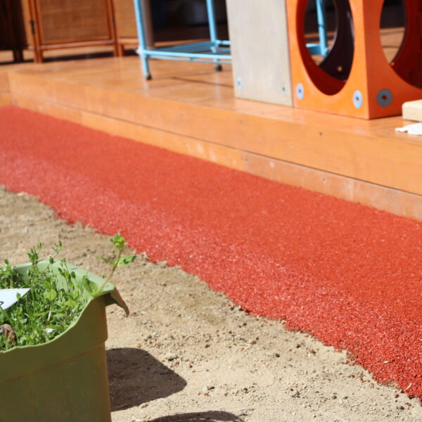 ゴムチップ舗装　ソフトグラウンド