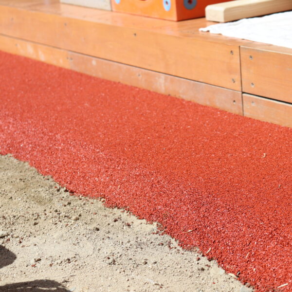 ゴムチップ舗装　ソフトグラウンド