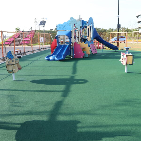 ゴムチップ舗装　ソフトグラウンド