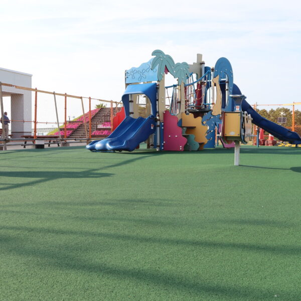 ゴムチップ舗装　ソフトグラウンド