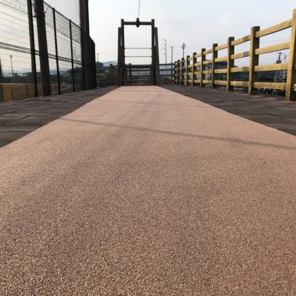 岡山県総社市 公園施設 ゴムチップ舗装 ソフトグラウンド