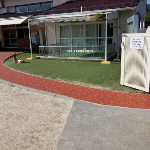 ゴムチップ舗装　ソフトグラウンド
