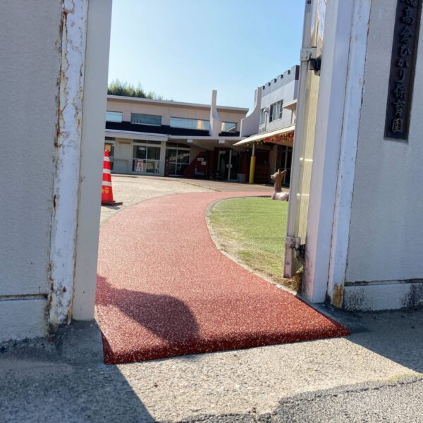 ゴムチップ舗装　ソフトグラウンド