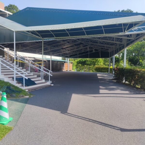 兵庫県川西市 ゴルフ場 ゴムチップ舗装 ソフトグラウンド ゴムチップ舗装 ソフトグラウンド