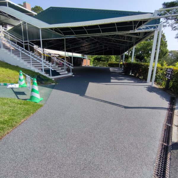 兵庫県川西市 ゴルフ場 ゴムチップ舗装 ソフトグラウンド ゴムチップ舗装 ソフトグラウンド