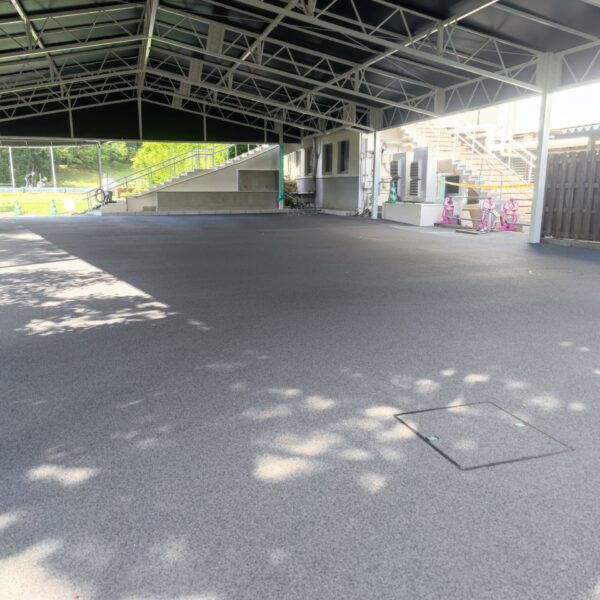 兵庫県川西市 ゴルフ場 ゴムチップ舗装 ソフトグラウンド ゴムチップ舗装 ソフトグラウンド