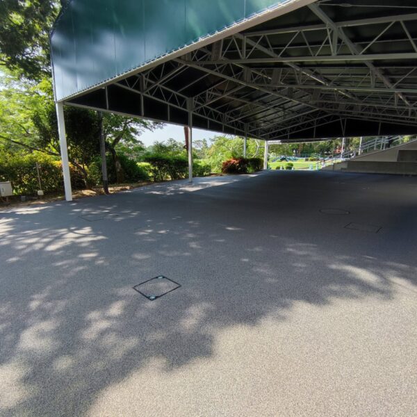 兵庫県川西市 ゴルフ場 ゴムチップ舗装 ソフトグラウンド ゴムチップ舗装 ソフトグラウンド