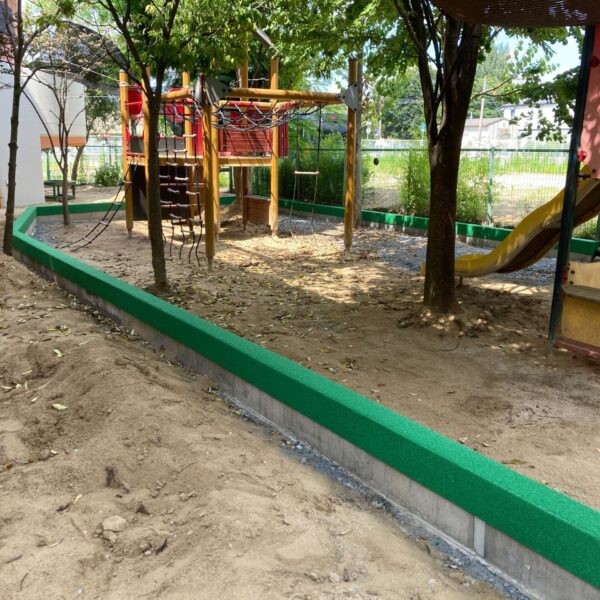 ゴムチップ舗装　ソフトグラウンド