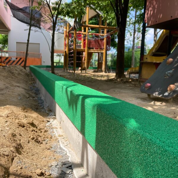 ゴムチップ舗装　ソフトグラウンド