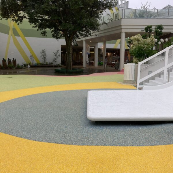 ゴムチップ舗装　ソフトグラウンド