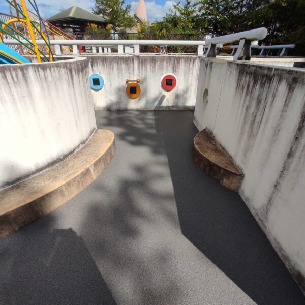 ゴムチップ　ゴムチップ舗装　ソフトグラウンド