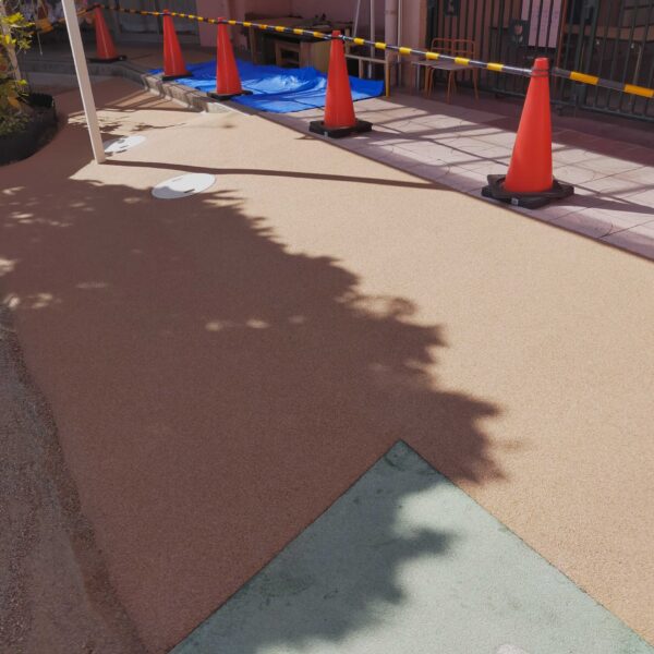 ゴムチップ舗装　ソフトグラウンド