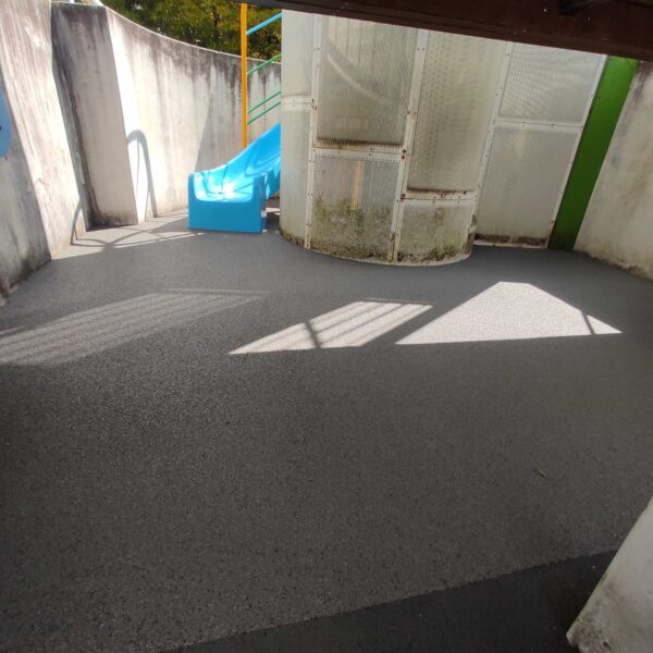 ゴムチップ　ゴムチップ舗装　ソフトグラウンド