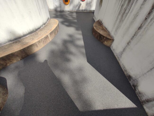 ゴムチップ　ゴムチップ舗装　ソフトグラウンド