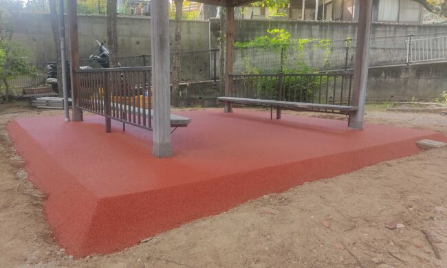 ゴムチップ舗装　ソフトグラウンド