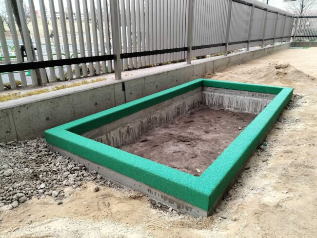 ゴムチップ舗装　ソフトグラウンド　砂場枠タイプ