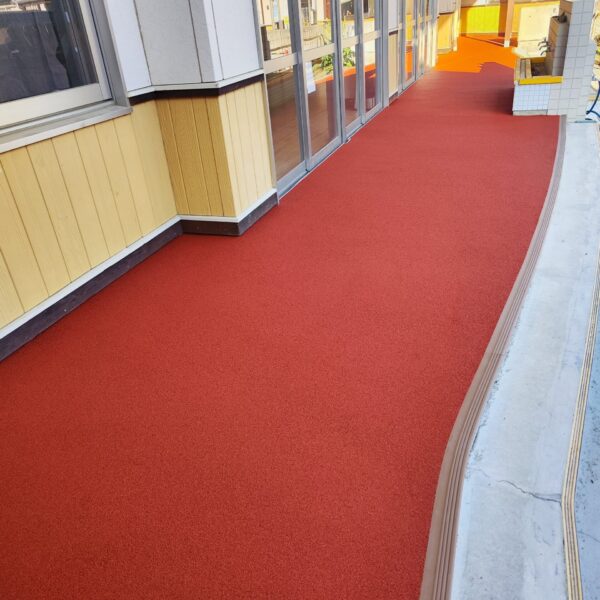 ゴムチップ舗装　ソフトグラウンド