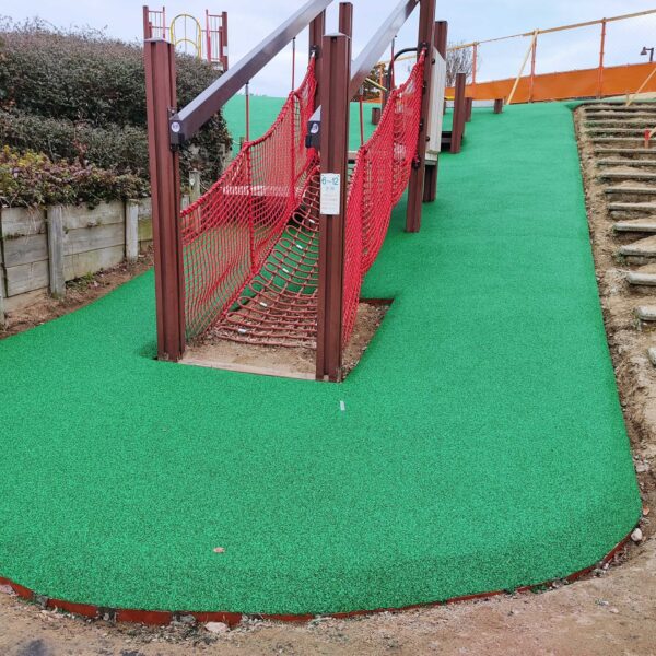 ゴムチップ舗装　ソフトグラウンド