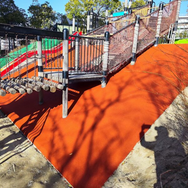 ゴムチップ舗装　ソフトグラウンド