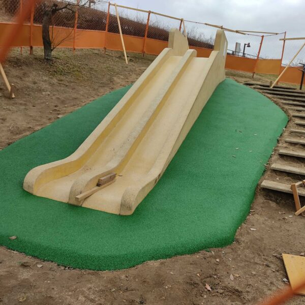 ゴムチップ舗装　ソフトグラウンド