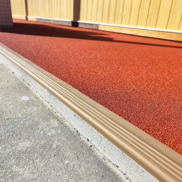 ゴムチップ舗装　ソフトグラウンド