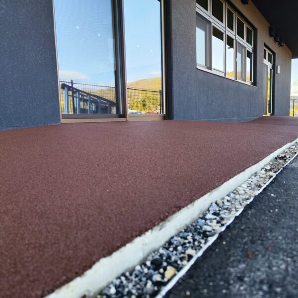 ゴムチップ舗装　ソフトグラウンド