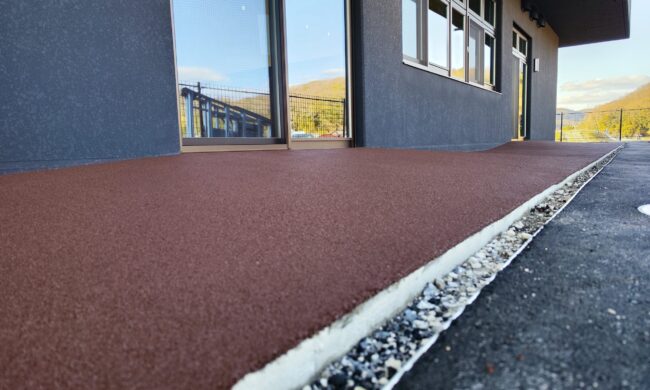 ゴムチップ舗装　ソフトグラウンド