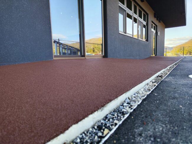 ゴムチップ舗装　ソフトグラウンド