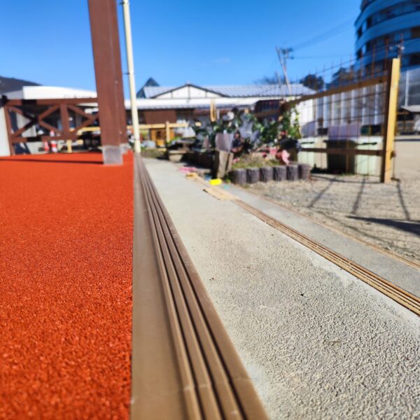 ゴムチップ舗装　ソフトグラウンド