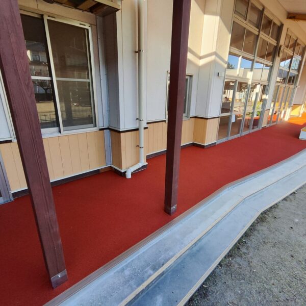 ゴムチップ舗装　ソフトグラウンド