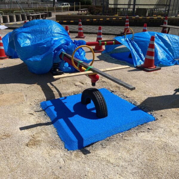 ソフトグラウンド　ゴムチップ　厚塗り