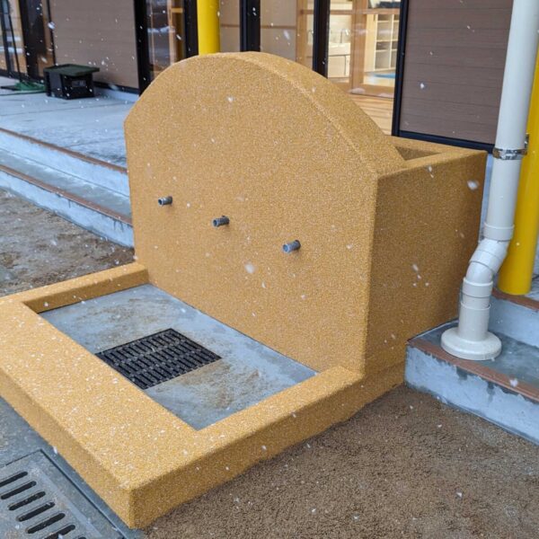 ソフトグラウンド　ゴムチップ　砂場枠