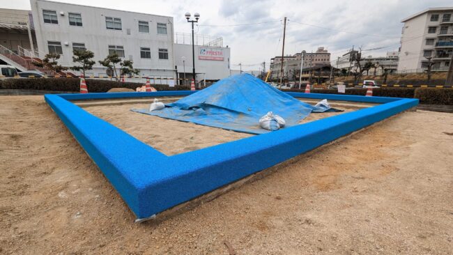 ソフトグラウンド　ゴムチップ　砂場枠