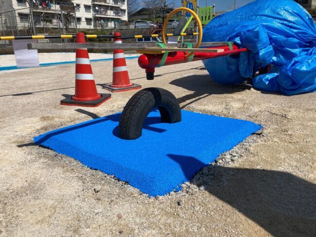 ソフトグラウンド　ゴムチップ　厚塗り