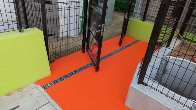 ゴムチップ舗装　ソフトグラウンド　標準タイプ　砂場枠タイプ