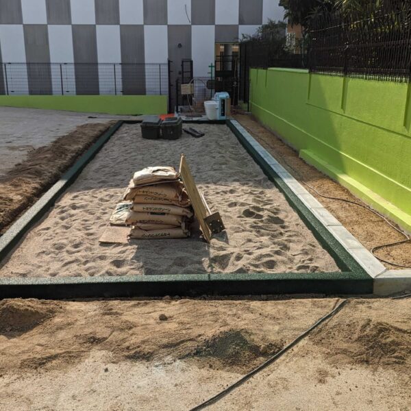 ゴムチップ舗装　ソフトグラウンド　標準タイプ　砂場枠タイプ