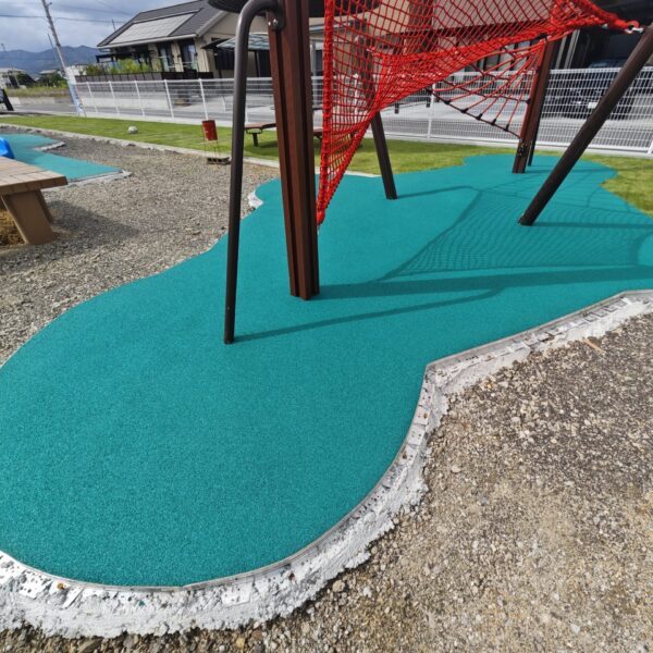 ゴムチップ舗装　ソフトグラウンド　厚塗りタイプ