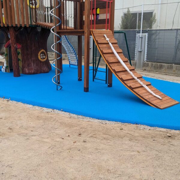 ゴムチップ舗装　ソフトグラウンド厚塗りタイプ