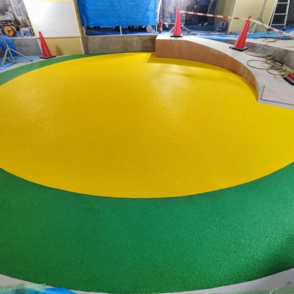 東京都港区 オフィスビル7 ゴムチップ舗装 ソフトグラウンド 標準タイプ