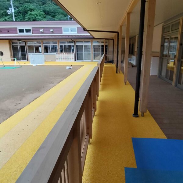 ソフトグラウンド　標準タイプ　溝蓋タイプ　ゴムチップ舗装