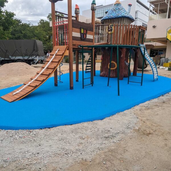 ゴムチップ舗装　ソフトグラウンド厚塗りタイプ