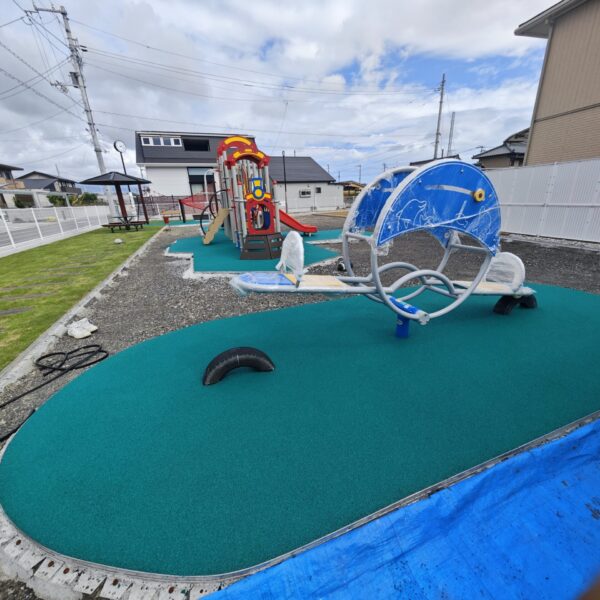 ゴムチップ舗装　ソフトグラウンド　厚塗りタイプ