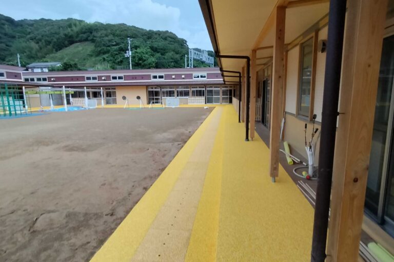 高知県香南市 保育施設5 ソフトグラウンド 標準タイプ 溝蓋タイプ ゴムチップ舗装