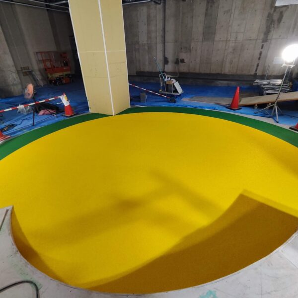 東京都港区 オフィスビル6 ゴムチップ舗装 ソフトグラウンド 標準タイプ 砂場枠タイプ