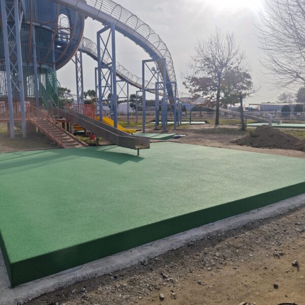 大阪府吹田市 公園施設2 ゴムチップ舗装 ソフトグラウンド