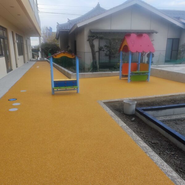 ゴムチップ舗装　ソフトグラウンド