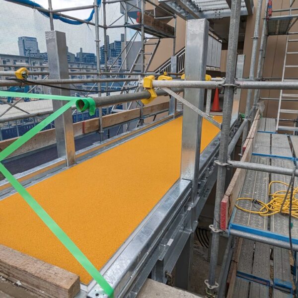 ゴムチップ舗装　ソフトグラウンド