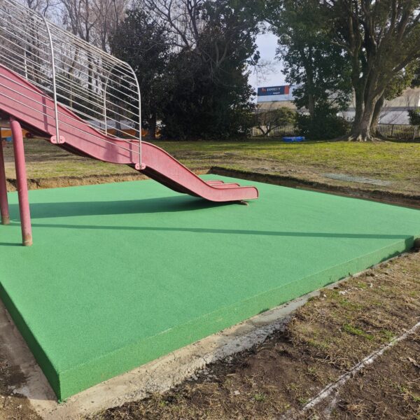 大阪府吹田市 公園施設5 ゴムチップ舗装 ソフトグラウンド