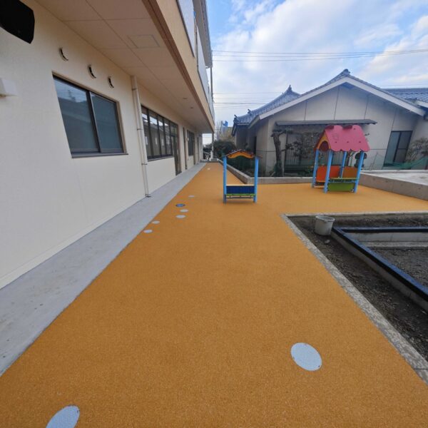 ゴムチップ舗装　ソフトグラウンド