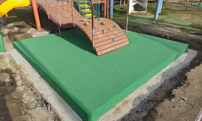 ゴムチップ舗装　ソフトグラウンド